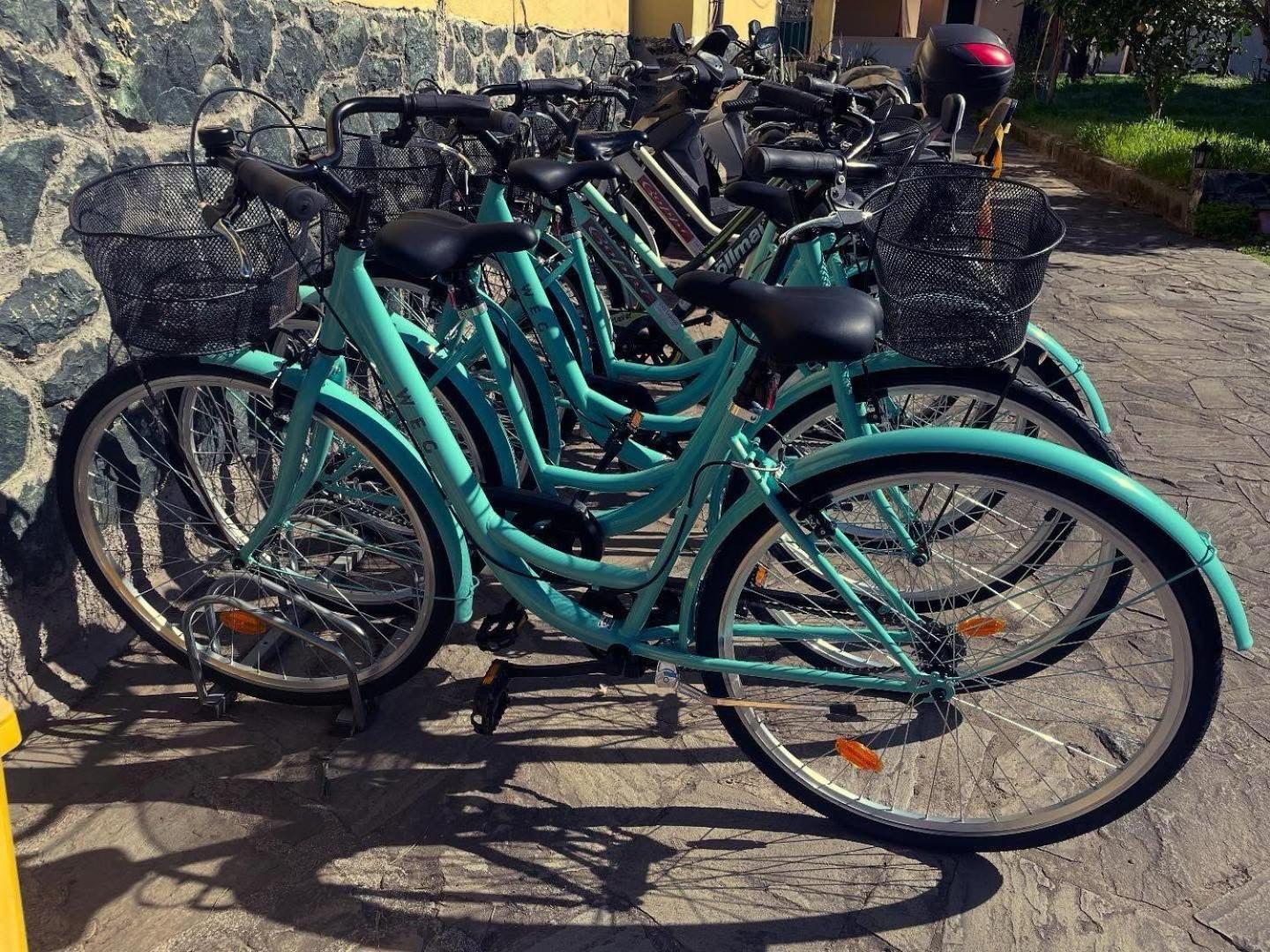Host In Levanto - Maestrale Con Biciclette Buitenkant foto